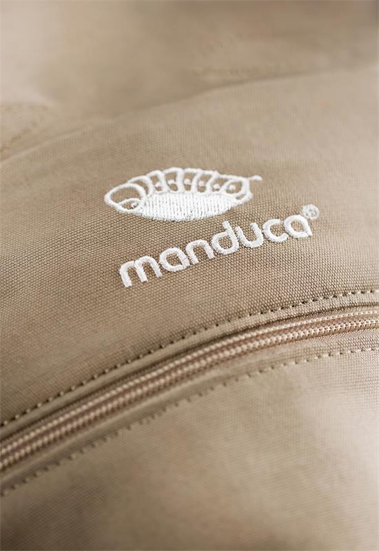 Manduca First Monochrome Babytrage nougat logo