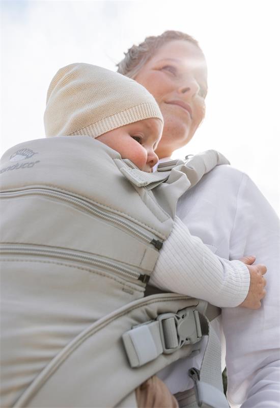 Manduca XT Monochrome  Cloud Mum and Baby