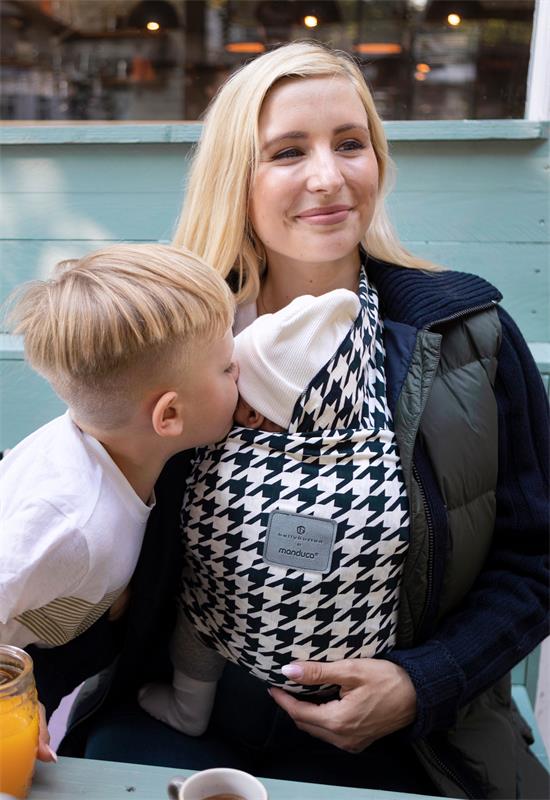 bellybutton by Manduca Sling Pepita navy live