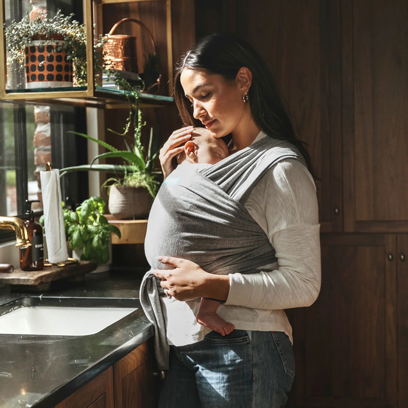 Moby Wrap Classic gray mum and baby